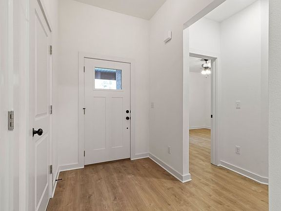 3rd image of 10 Tweedsmuir Ln