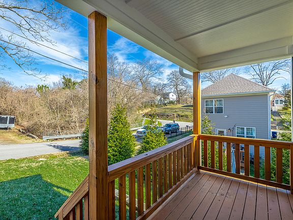 5th image of 102 Lynda Dr