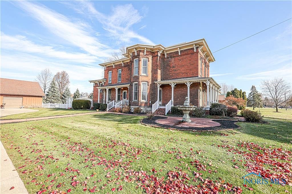 3113 Pickle Rd, Oregon, OH 43616 | Zillow