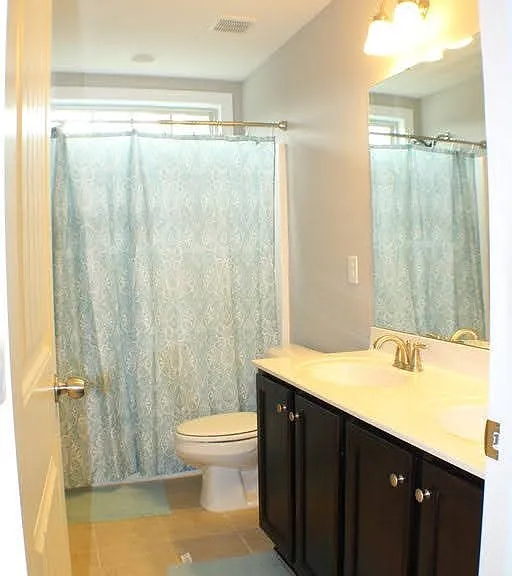 1437 Vergeland Dr — Photo 17