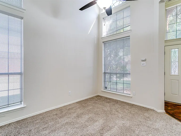 1649 Bennington Dr — Photo 21