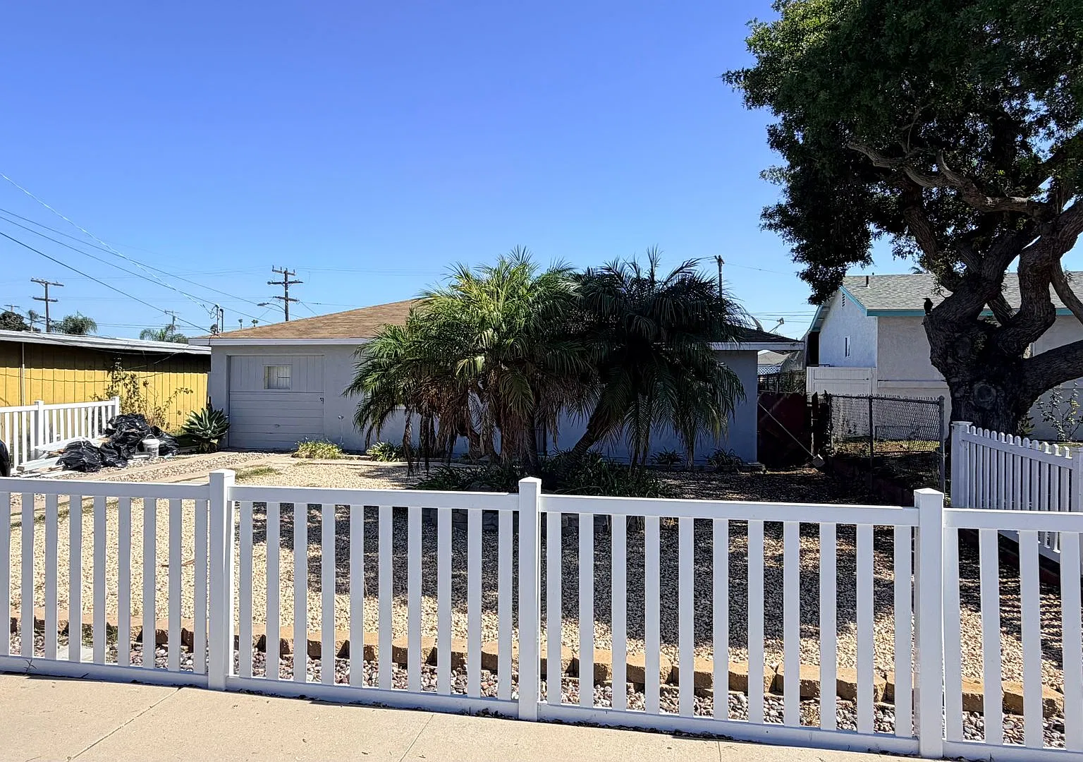 2 br 1 bath house in Imperial Beach CA — Photo 2