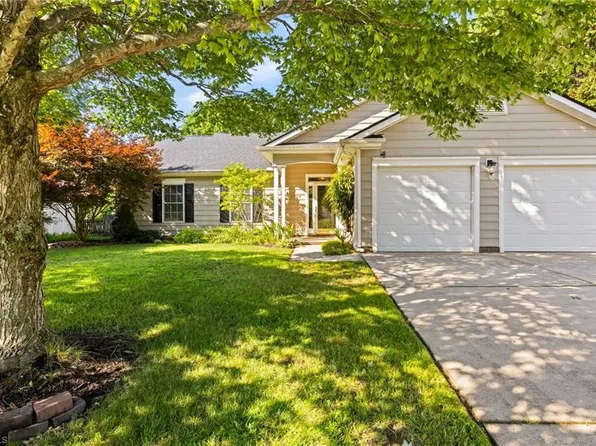 3520 Bent Trace Dr, High Point, NC 27265
