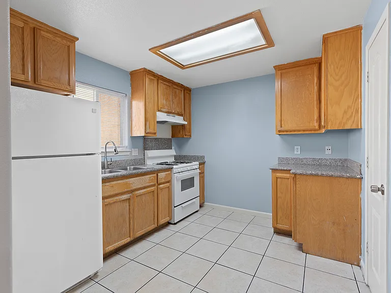 125 S 6th St #14 — Photo 5