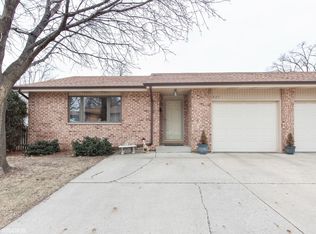 827 Horseshoe Dr, Joliet, IL 60435