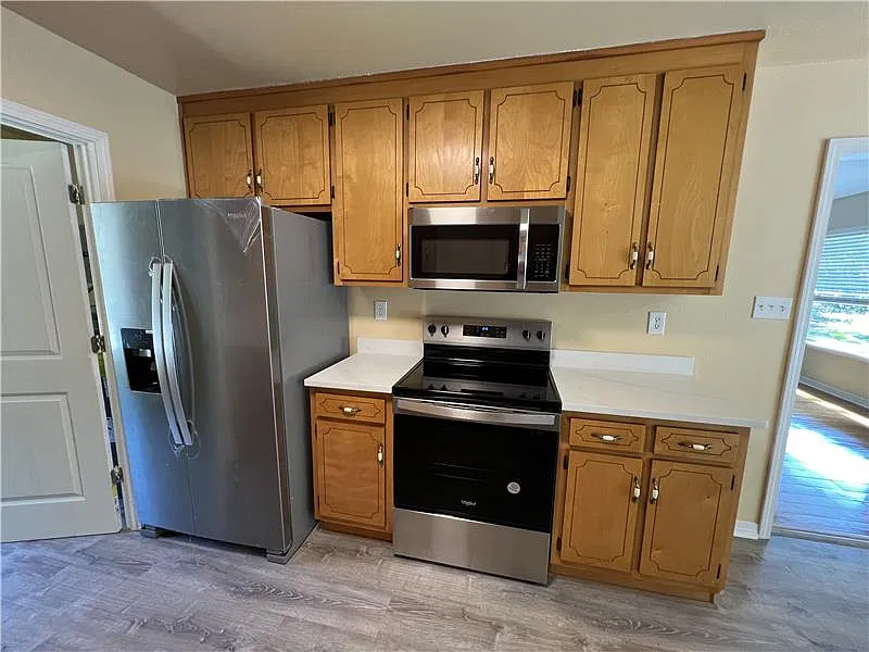 3 bed, 1350 sqft, $1,800 — Photo 4