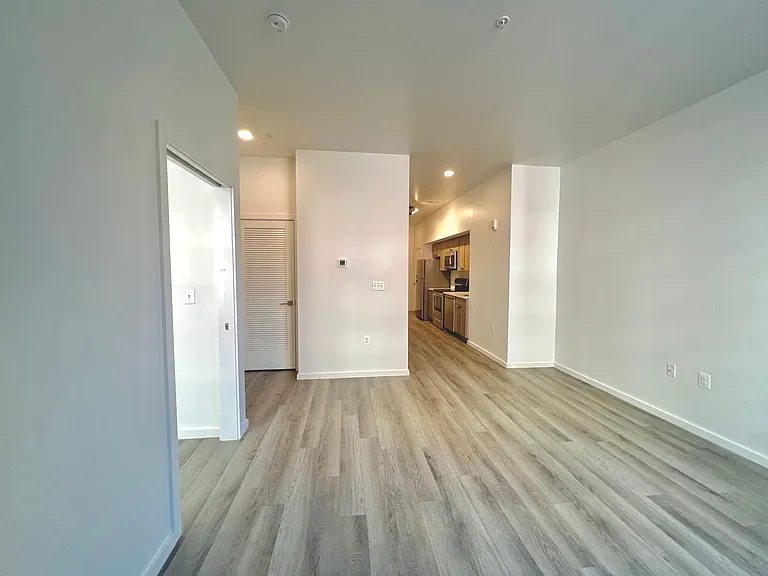 725 W Pratt St. — Photo 143
