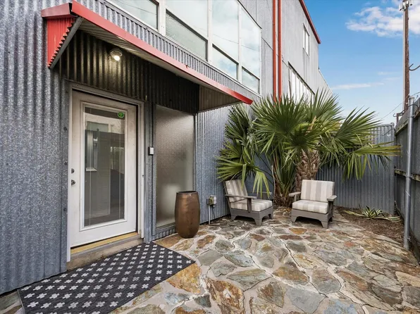 5003 Blossom St, Houston, TX 77007