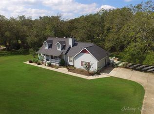 1021 Pony Ln, Wallis, TX 77485