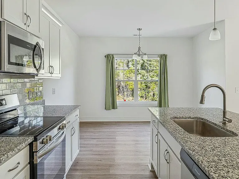 409 Kendall Dr — Photo 10
