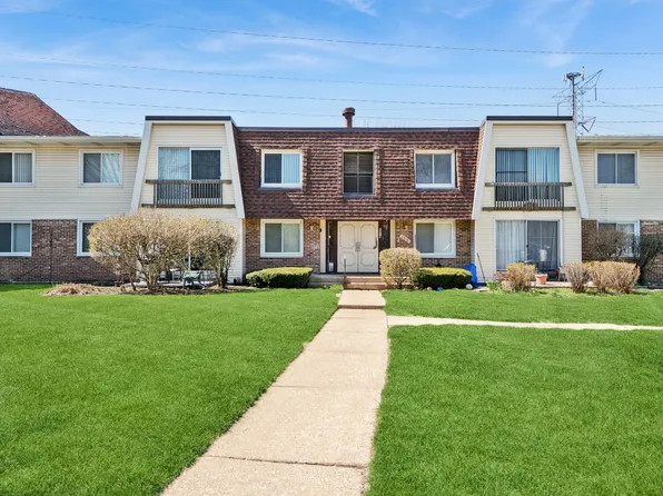6818 Roberts Dr APT 6, Woodridge, IL 60517