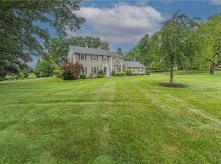 707 Yorkshire Rd, Bethlehem, PA 18017