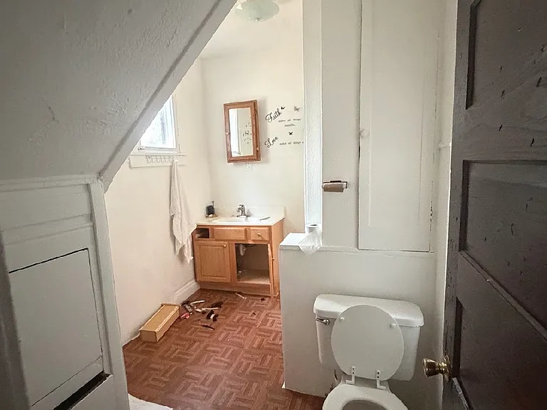2027 W Malone Ave — Photo 5