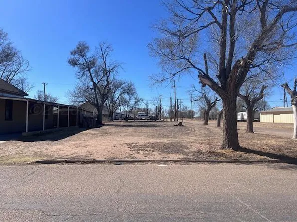 502 Olive Ave, Dalhart, TX 79022
