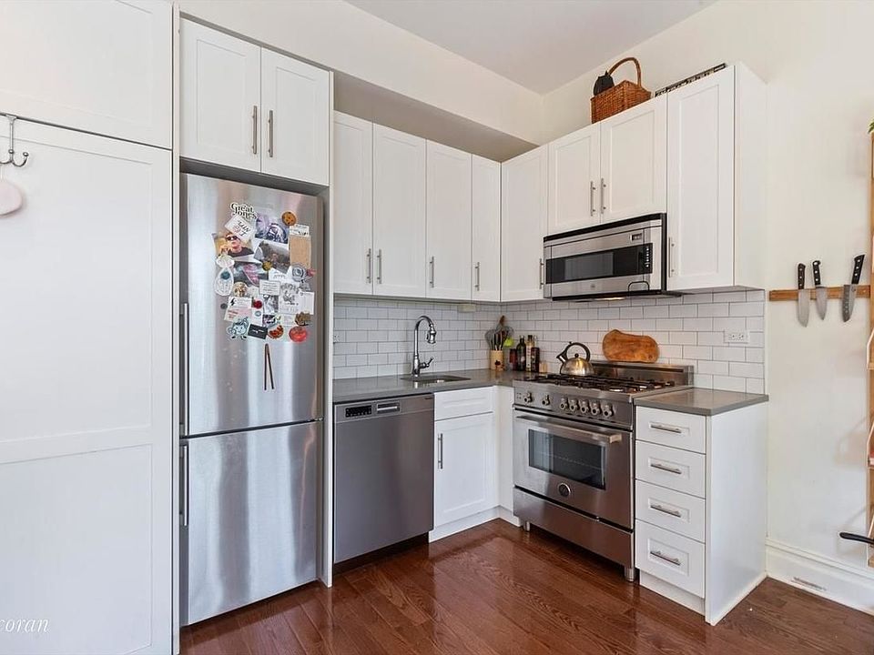 1st image of 871 Park Pl APT 4R