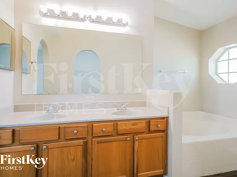 117 King Arthur Ct — Photo 11