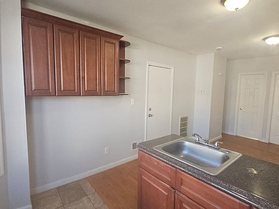 3rd image of 178 Dickerson St #1