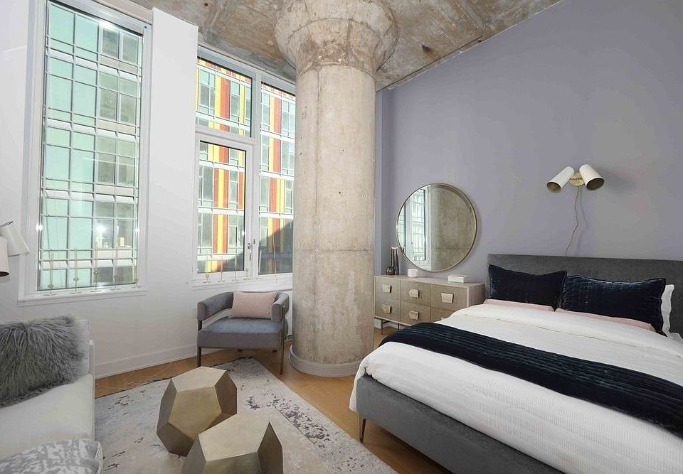 1st image of 4322 Queens St APT 421