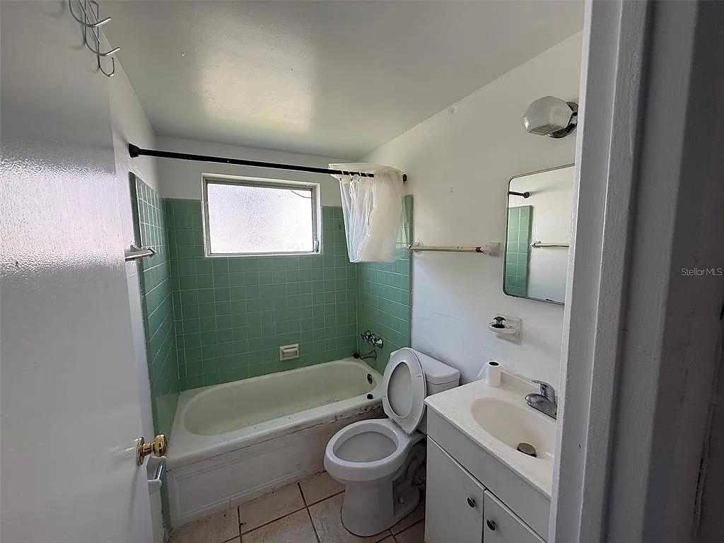 2 bed, 1.0 bath, 672 sqft, $1,200 — Photo 4
