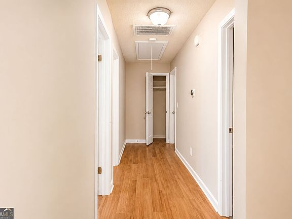 5th image of 209 Avalon Way