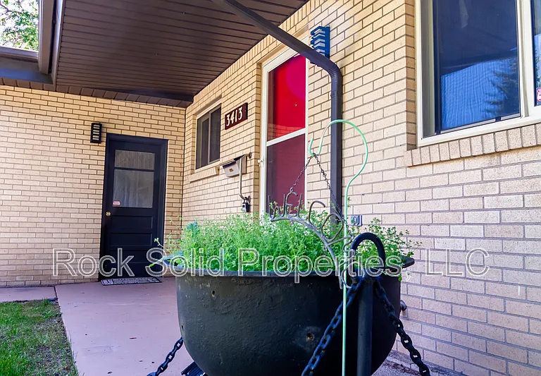 3413 Luckie Rd — Photo 4