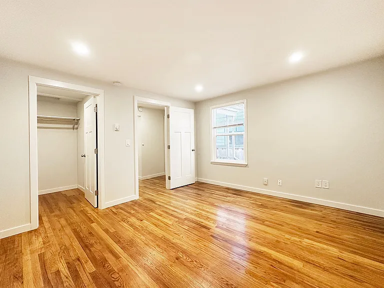 1111 34th Ave — Photo 11