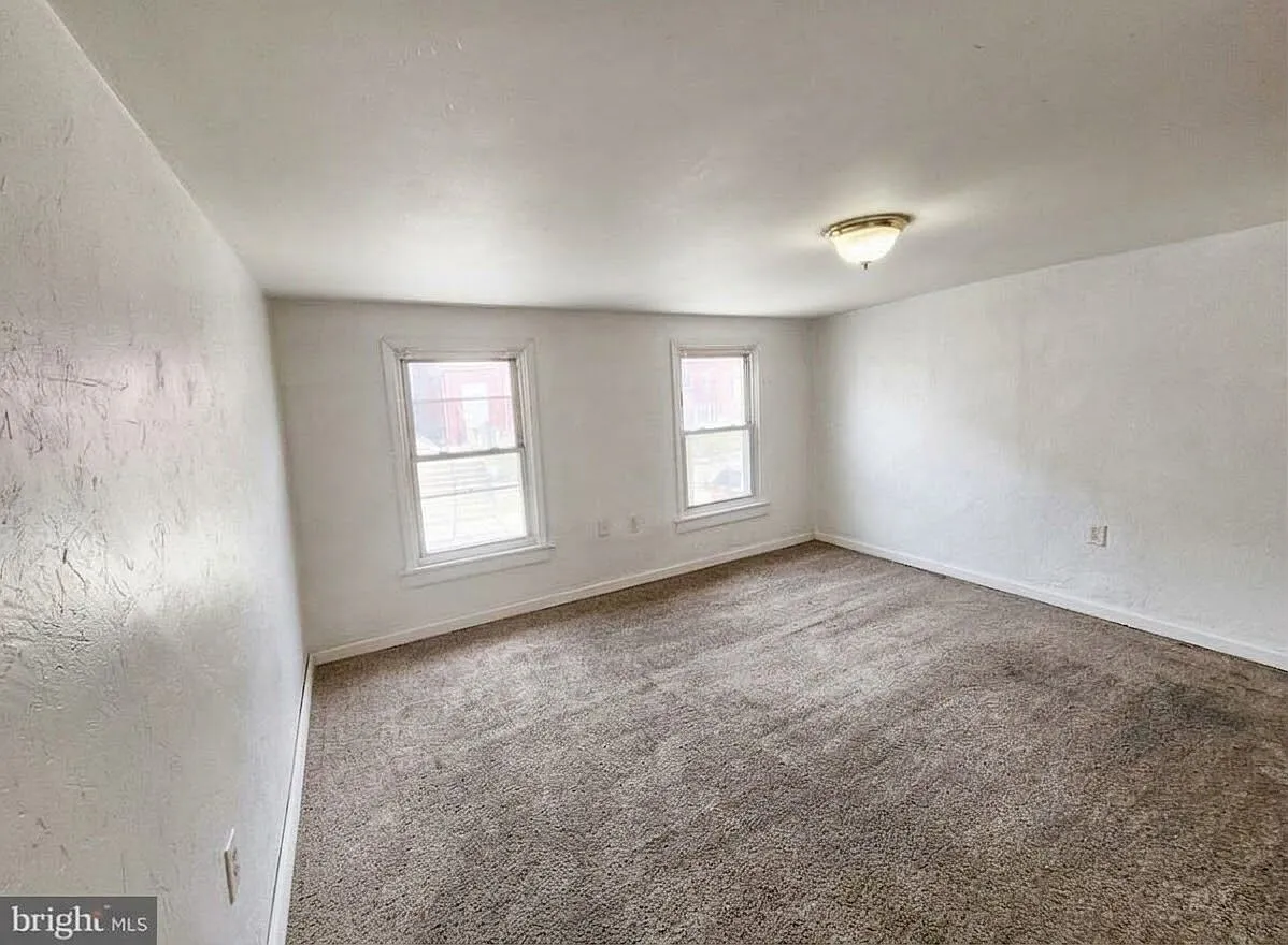 2 bed, 1.5 bath, 1171 sqft, $1,295 — Photo 3