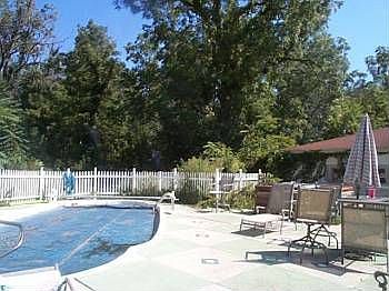2nd image of 2422 W Temperance Rd