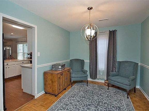 5th image of 160 Nottingham Trl