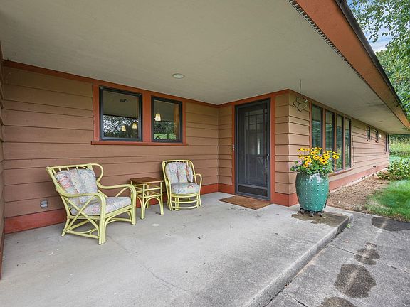 3rd image of W2805 Pine Ridge Ct