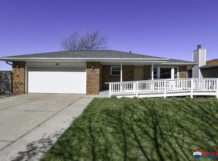 601 Sunny Slope Rd, Lincoln, NE 68505