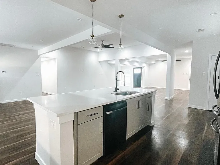 1922 Camden Way — Photo 6