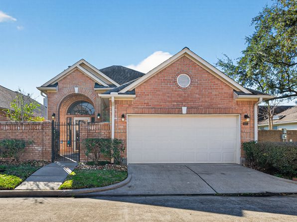 8023 Oakwood Hollow St