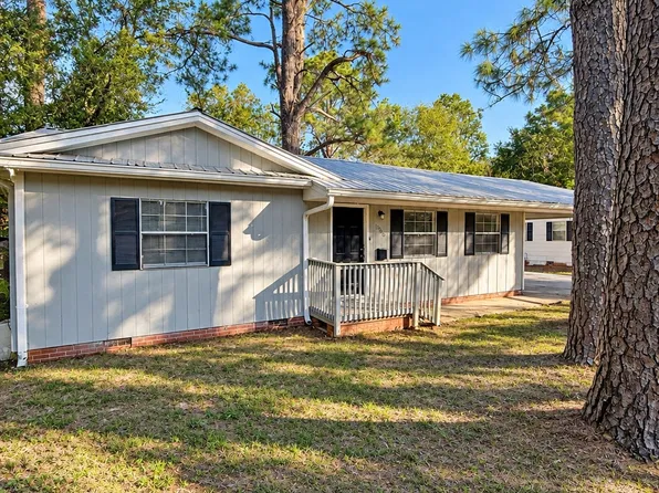 1060 Deryll St, Jackson, MS 39212