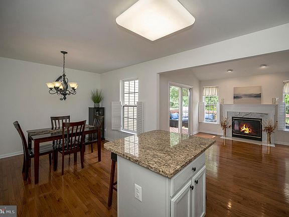 4th image of 7115 Finch Ln