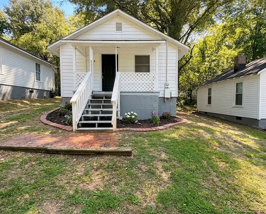311 W Biggers Ave