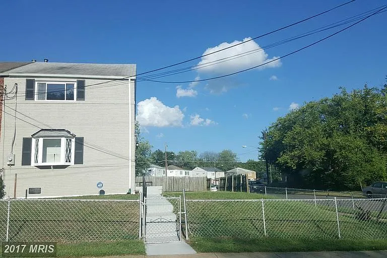 2232 Houston St — Photo 11