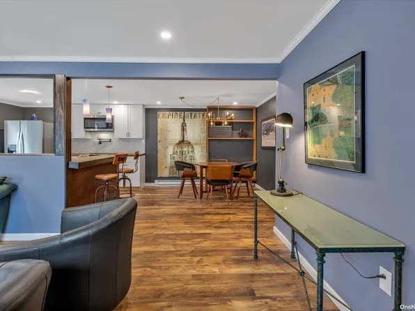 171 Village Circle #171, Manorville, NY 11949