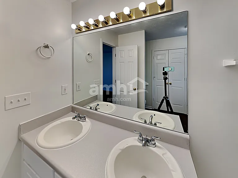 468 Springfield Dr — Photo 12