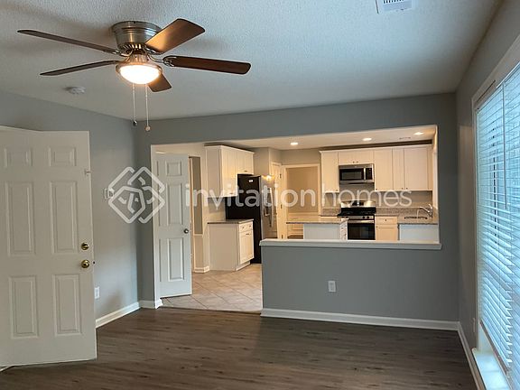 5th image of 675 Glenbarrett Ct NE