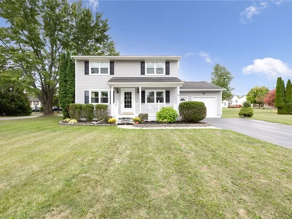 60 Peddington Cir, Rochester, NY 14623