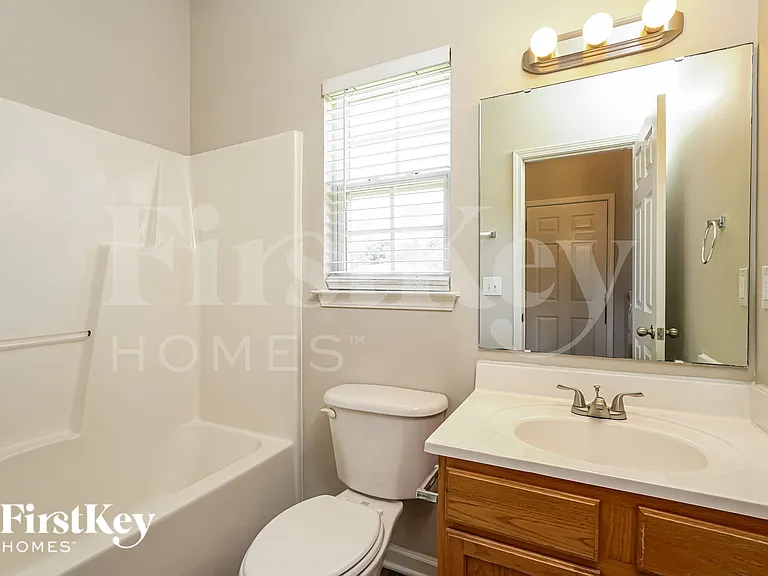 4204 Laurel Ridge Cir — Photo 17