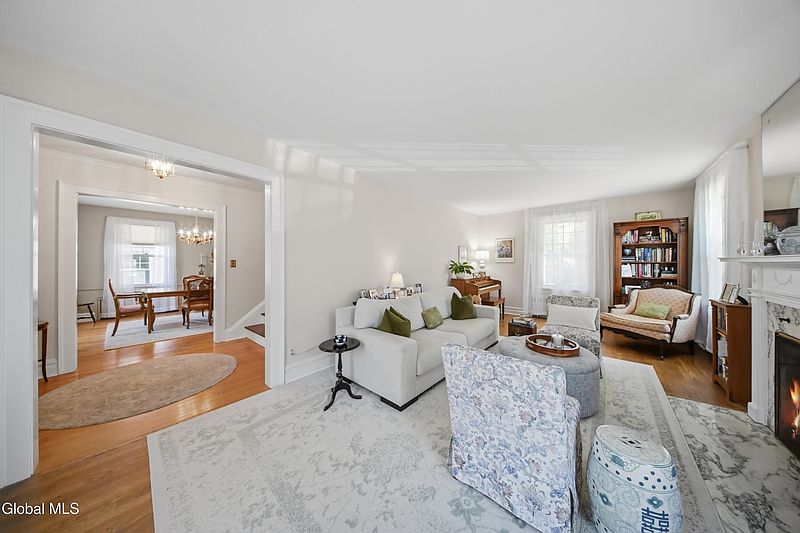 5th image of 109 Euclid Avenue