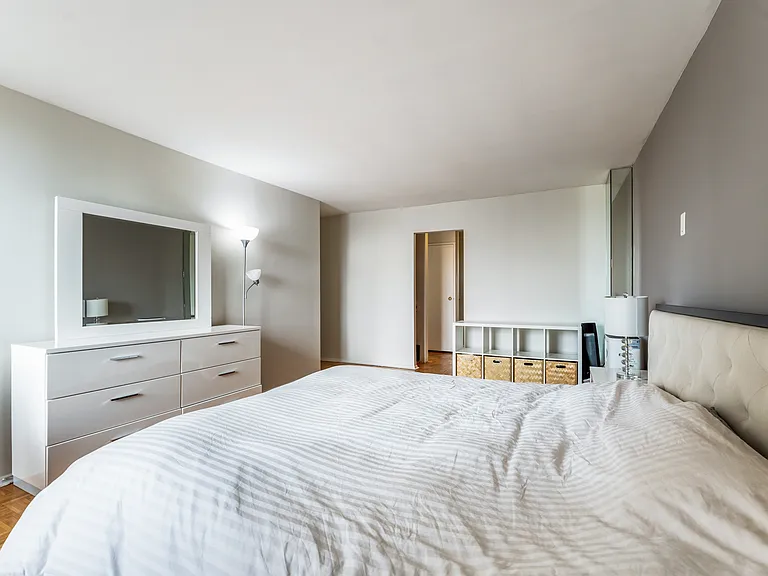 300 Winston Dr #318 — Photo 17
