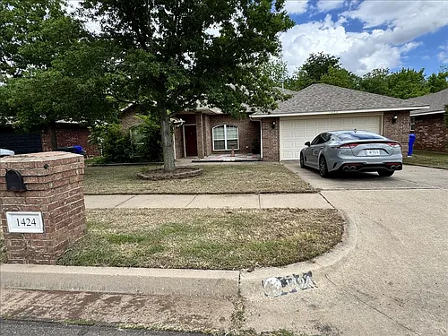 1424 Teakwood Dr Photo 1