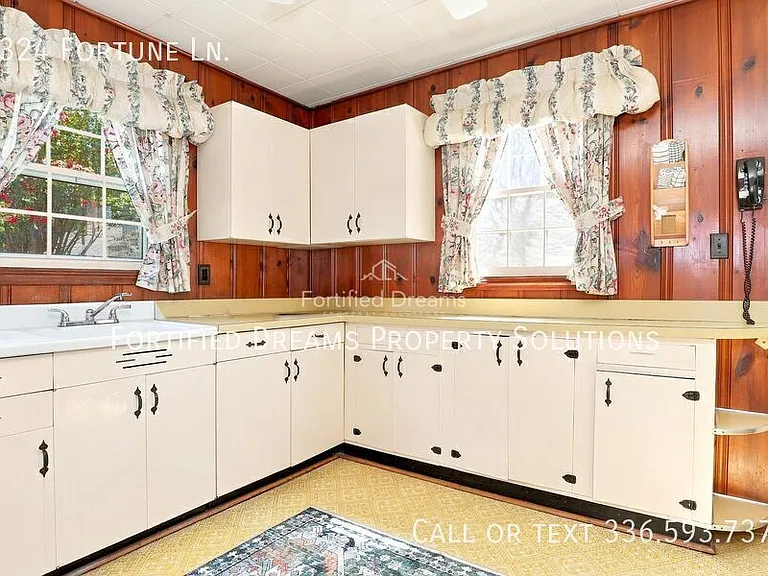 2324 Fortune Ln — Photo 7