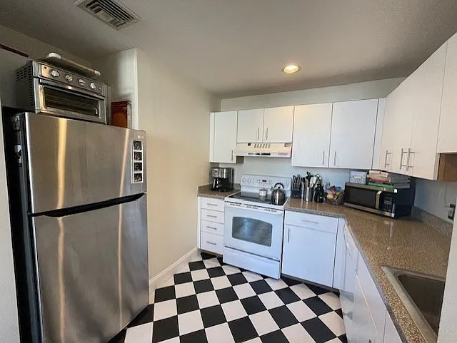 10 Weston Ave #203 — Photo 5