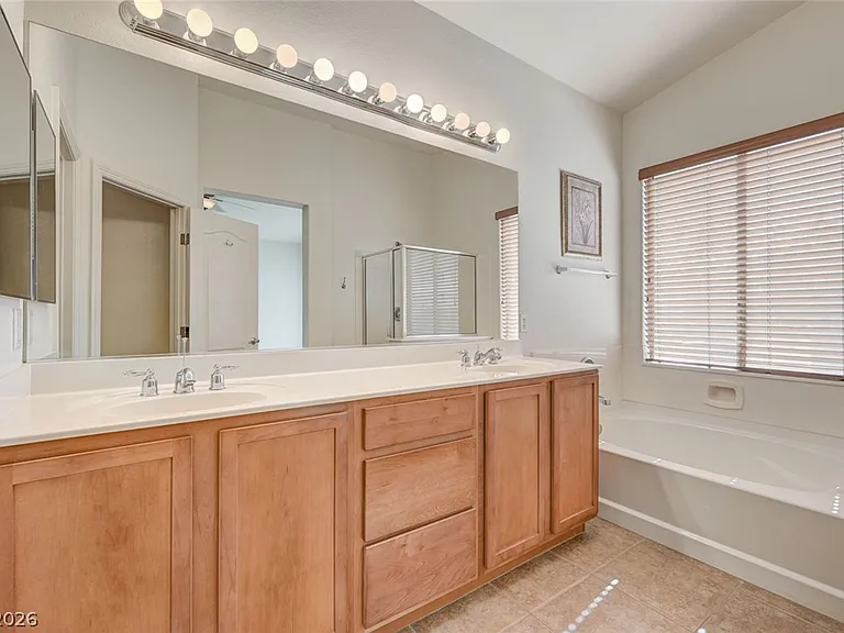 5921 Altissimo St — Photo 45