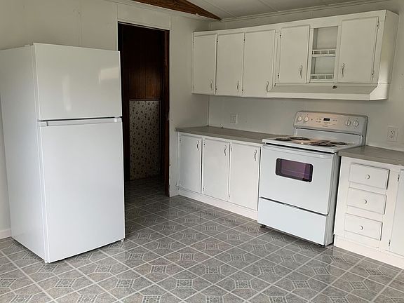 3rd image of 702 Coastal Dr