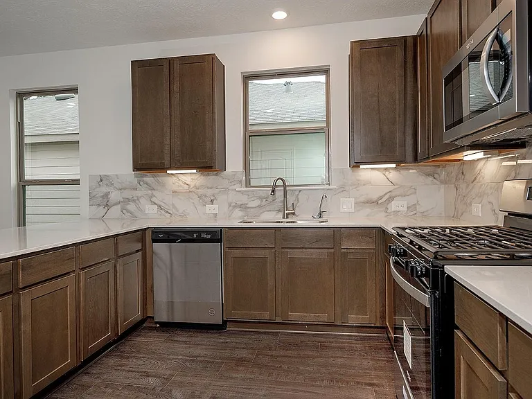 27646 Mesabe Dr — Photo 10